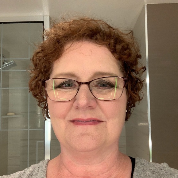 Meet your Posher, Kathy - Picture 1 of 1